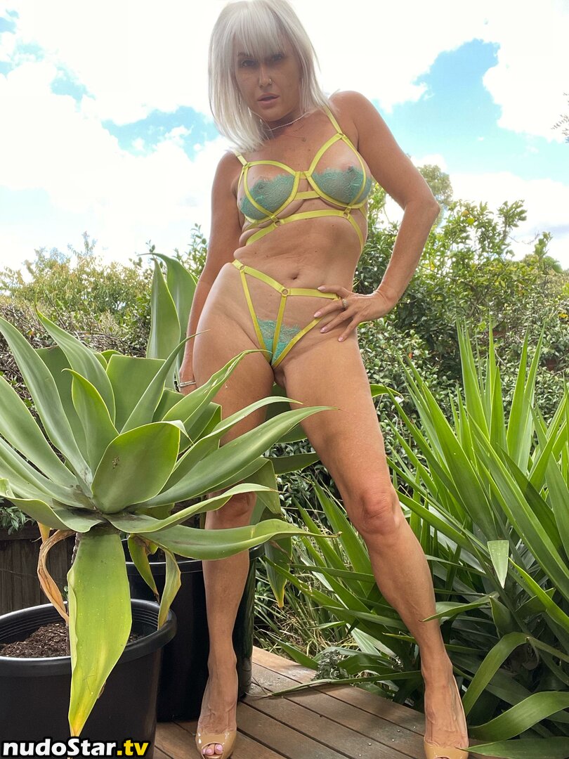 Sexting Grandma / goldengrandma / sexting.grandma / viktoria Процурела Гола OnlyFans Фотографија #16