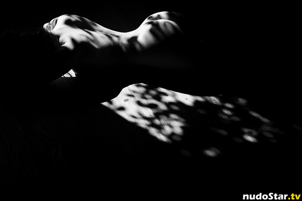 thinloth Процурела Гола OnlyFans Фотографија #8