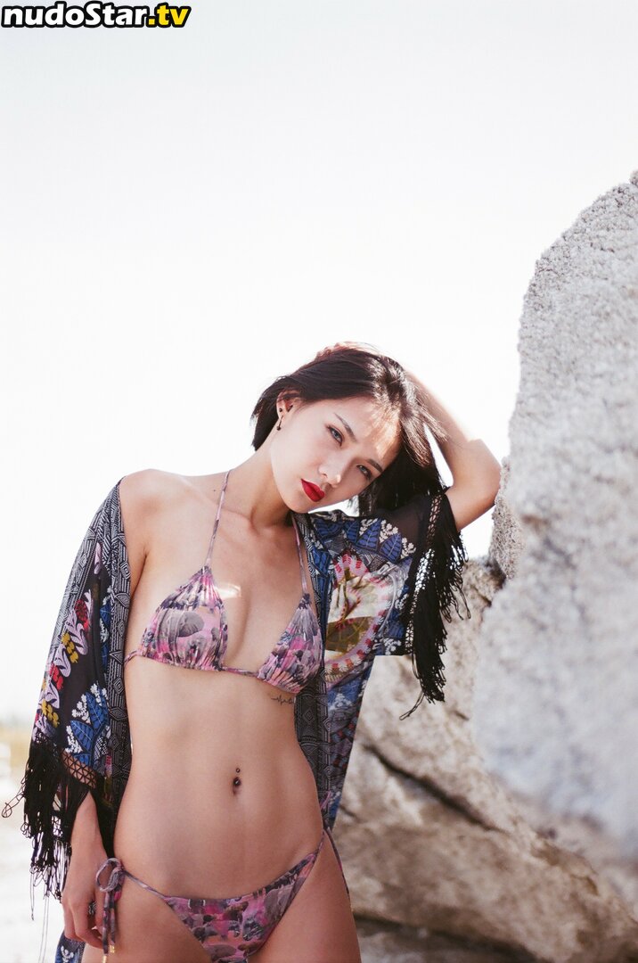 Verna Wang / VernaW_13 / verna.w Процурела Гола OnlyFans Фотографија #13